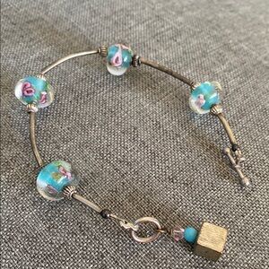 Elegant Floral Beaded Bracelet
